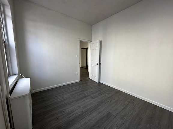5th image of 13 Brinsmaid Pl Floor 1