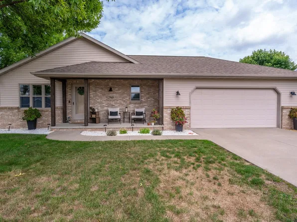 2948 Meadowview St, Kaukauna, WI 54130