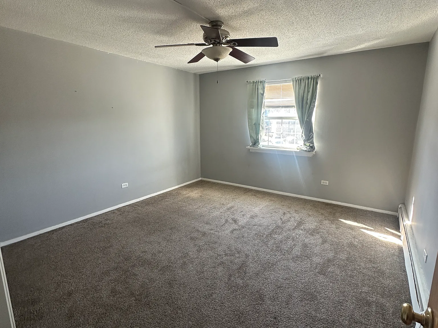 1 bed, 700 sqft, $1,600 — Photo 4