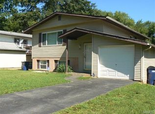 7411 Blanding Dr, Saint Louis, MO 63135