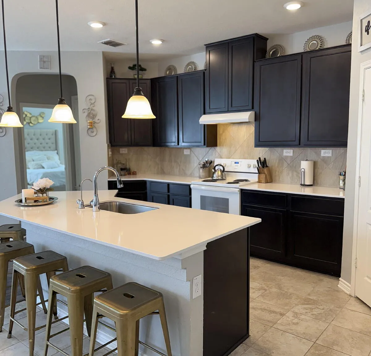 4 bed, 2.0 bath, 1697 sqft, $1,695 — Photo 3