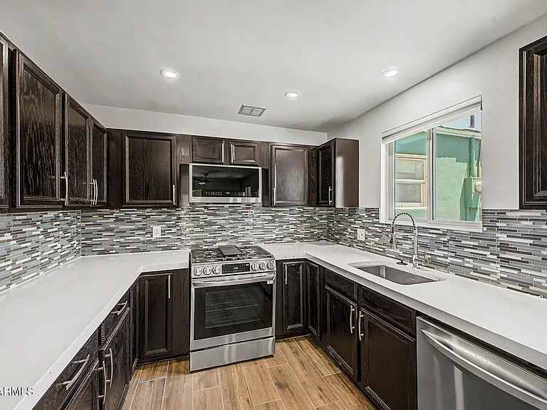 521 W Mariposa St #2 — Photo 8