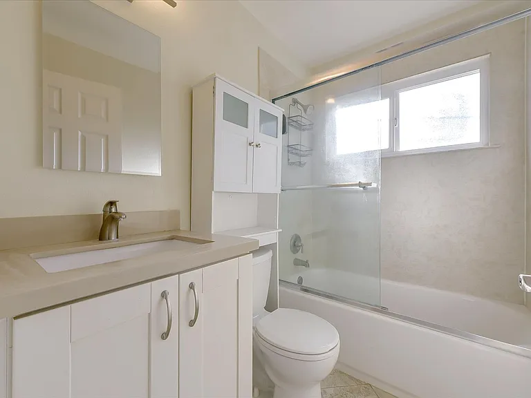 2448 Whitethorne Dr — Photo 28