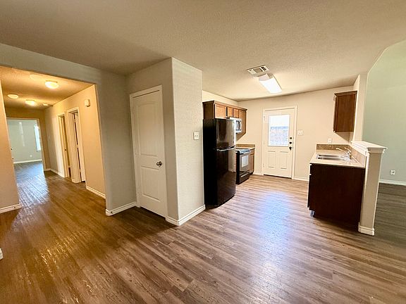 5th image of 634 Paseo Del Plata #B