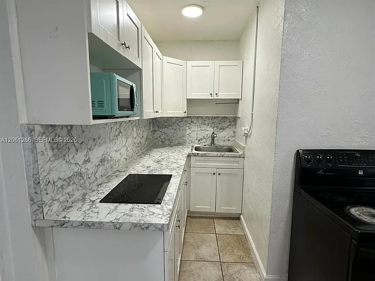 728 SW 6th St #2 — Photo 16