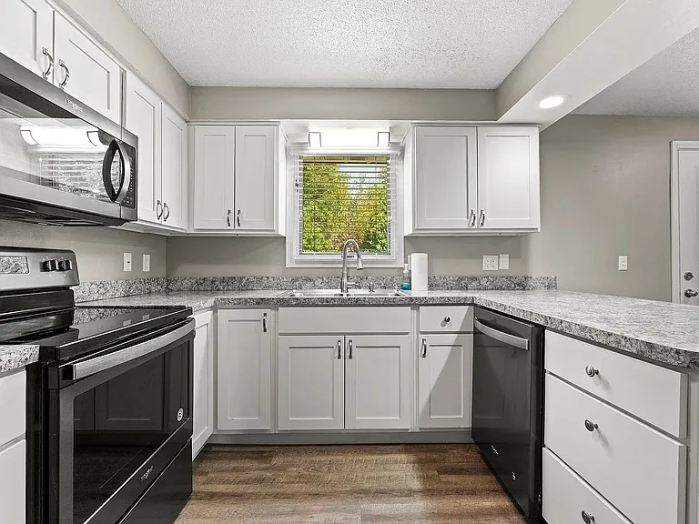 9210 Sea Wind Pl — Photo 3