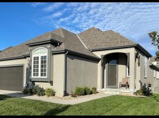 8000 W 166th Pl, Stilwell, KS 66085