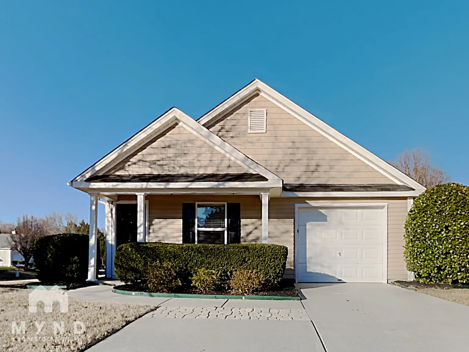 3 bed, 2.0 bath, 1140 sqft, $1,820 — Photo 1