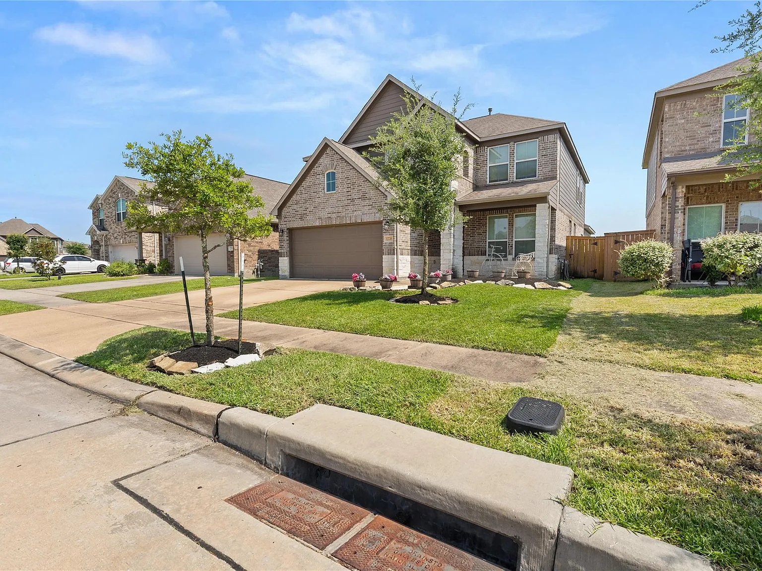 4 bed, 2.5 bath, 2803 sqft, $2,600 — Photo 3
