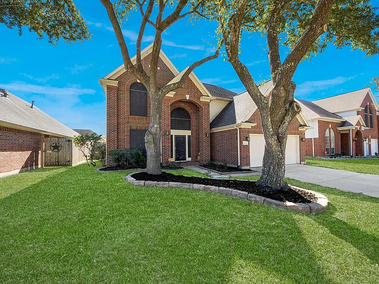 10514 Ravens Way — Photo 2