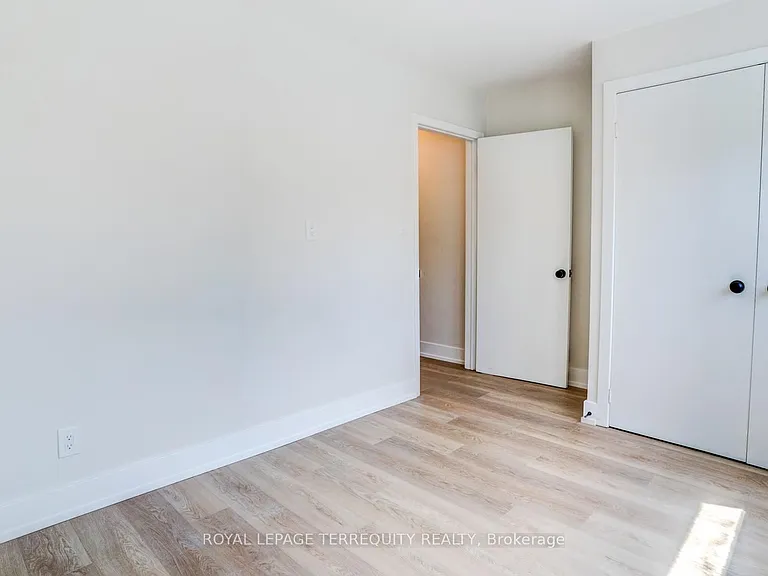 743 Gerrard St E #UPPER — Photo 12