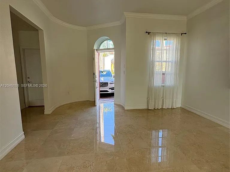 18410 NE 30th Ave #18410 — Photo 3