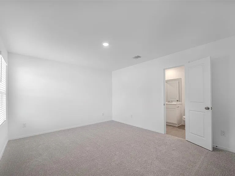 21043 Santopadre St — Photo 17