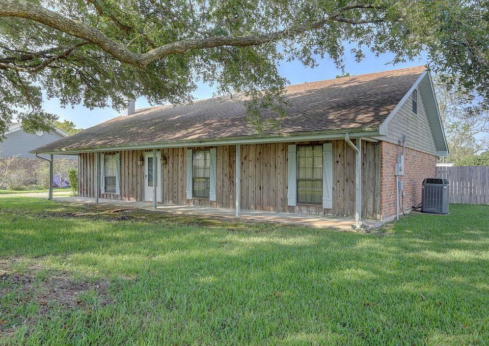 1st image of 207 Dayna Dr