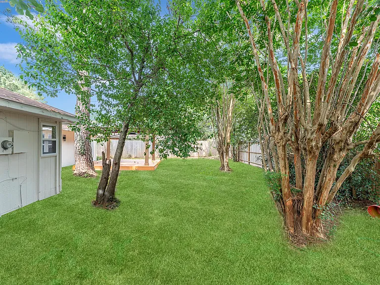 6211 Coachgate Dr — Photo 15