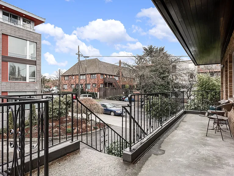 14th Ave Apartments — Photo 3