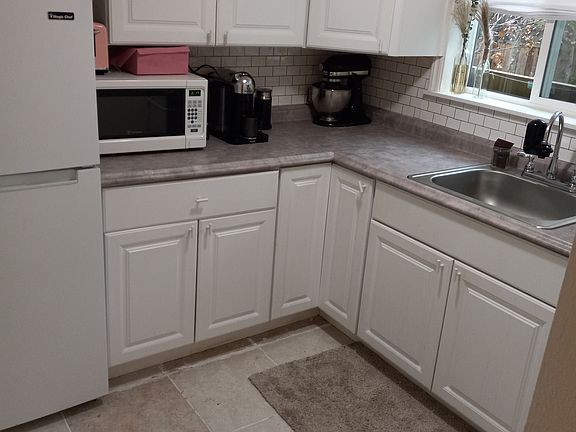 4th image of 811 Seymour St #B