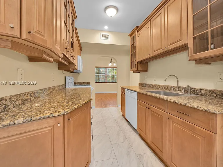 46 Montilla Ave #46 — Photo 44