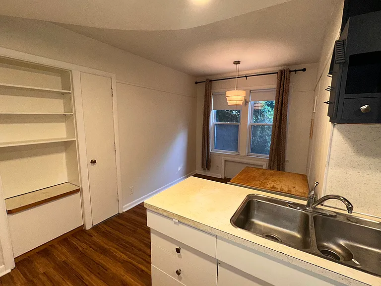 16 Adams St #1R — Photo 9