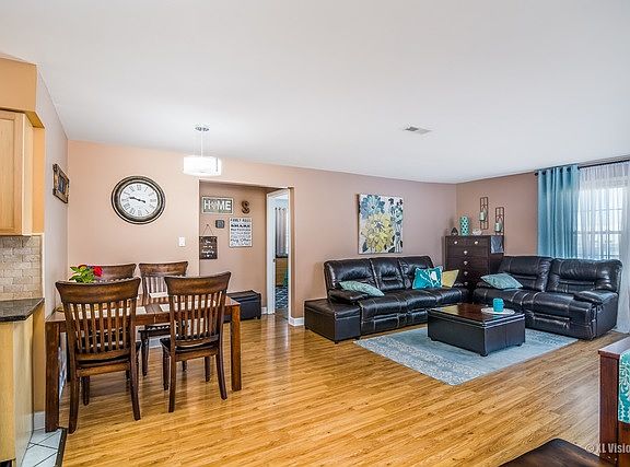 3rd image of 9146 Grand Ave APT 3SW