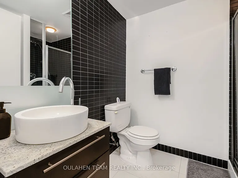 21 Carlton St #1105 — Photo 15
