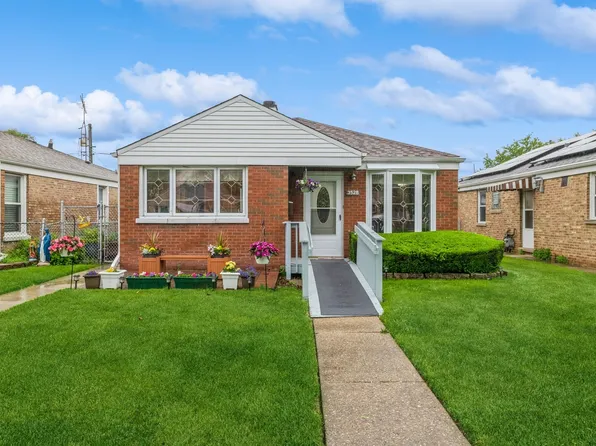 3528 Ernst St, Franklin Park, IL 60131