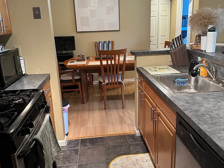 329 Cozzens Ct — Photo 6