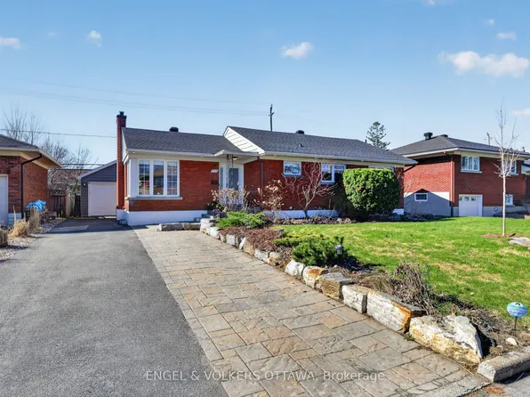 754 Cork St, Ottawa, ON K1G 1X9