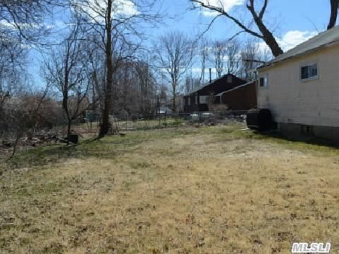 2nd image of 837 Bayview Ave