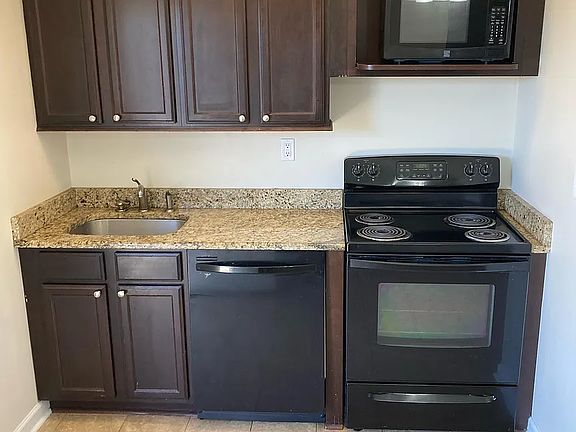 4th image of 128 Bennett Dr #B