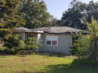 201 S 3rd St, Walters, OK 73572
