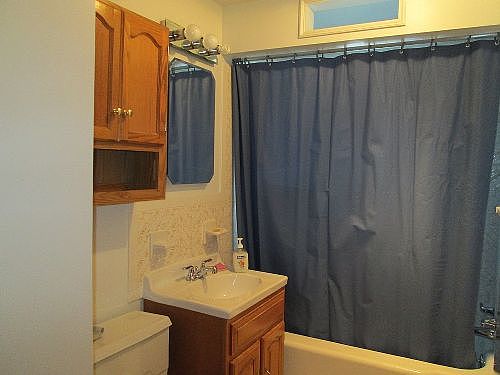 4th image of 7359 Hickory Dr