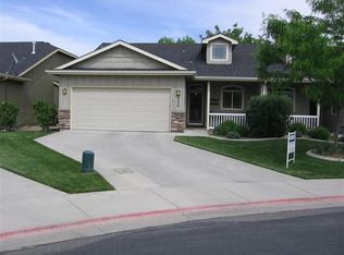 2596 N Tully Cove Pl, Meridian, ID 83646