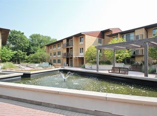 2420 W Talcott Rd APT 114, Park Ridge, IL 60068
