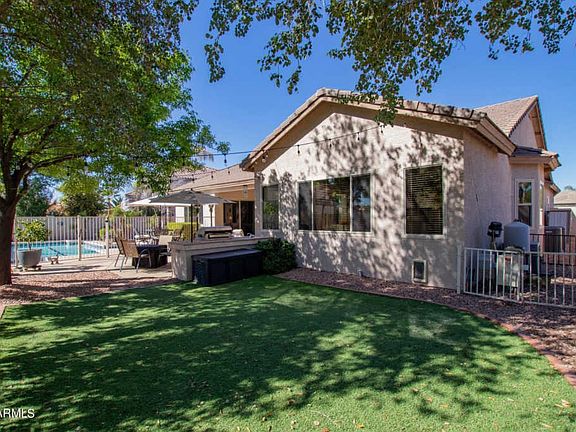 5th image of 2933 E Winged Foot Dr