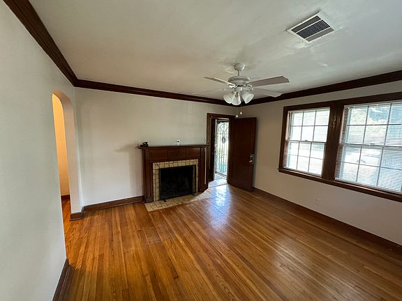 2nd image of 1914 Lyndale Ave #1914