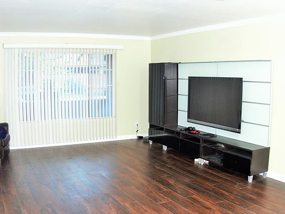 Open Concept Living/Lounge Area