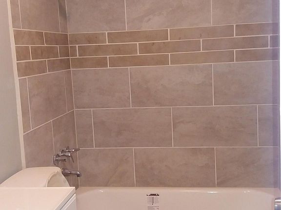 3rd image of 1211 N Hancock Ave