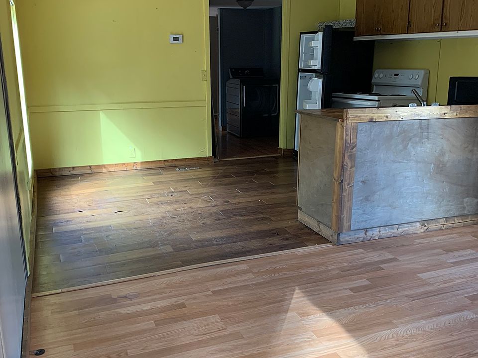 1st image of 1858 Covington Ln NE