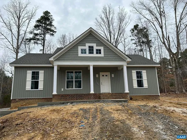 232 Beach Cliff Rd, Nottoway, VA 23824