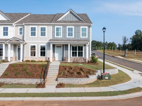 6745 Leigh St, Flowery Branch, GA 30542