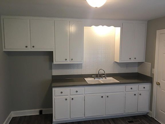 2nd image of 723 Kent Dr APT B