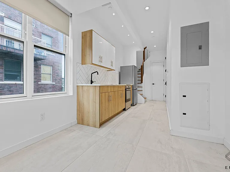 476 Maple St #4C — Photo 5