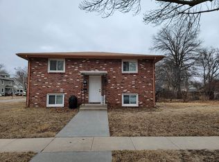 1230 N 30th St #1230, Lincoln, NE 68503