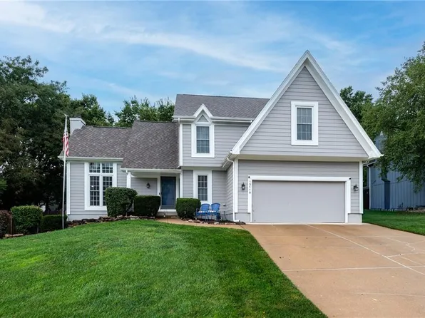 12110 S Acuff Ln, Olathe, KS 66062