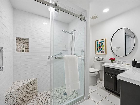 4th image of 5615 Burlinghall Dr