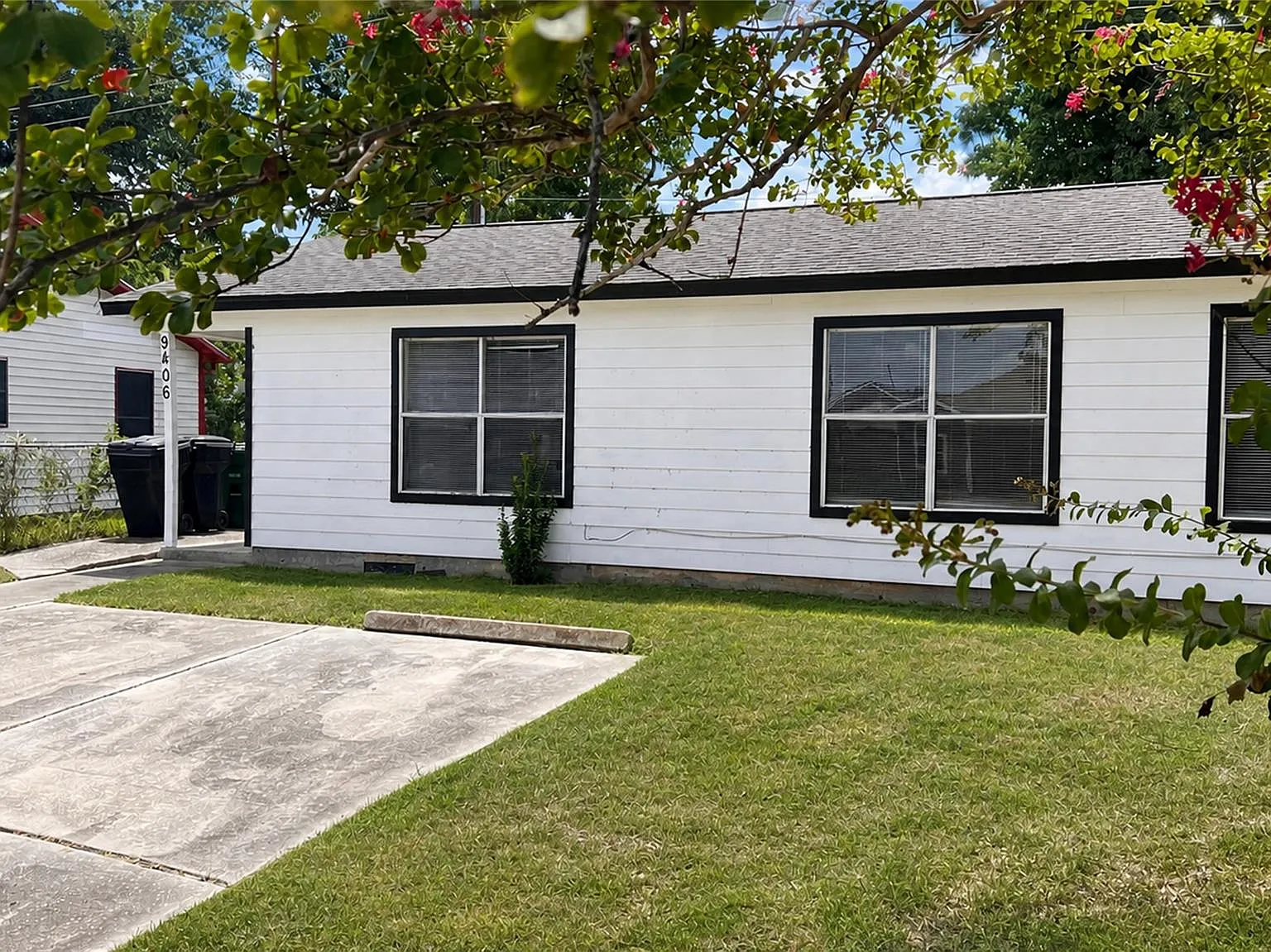 3 bed, 1.0 bath, 1048 sqft, $1,450 — Photo 2