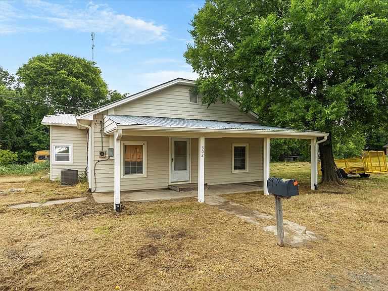 Listing photo 3