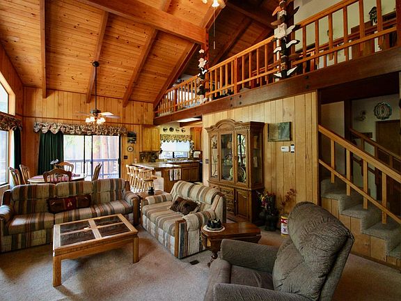 3rd image of 1937 Tamarack Dr