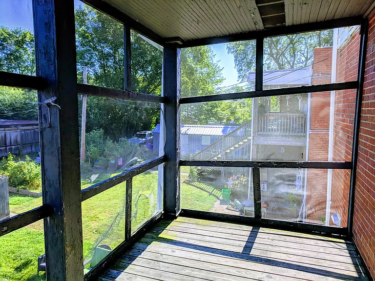 3532 Floyd Avenue — Photo 8